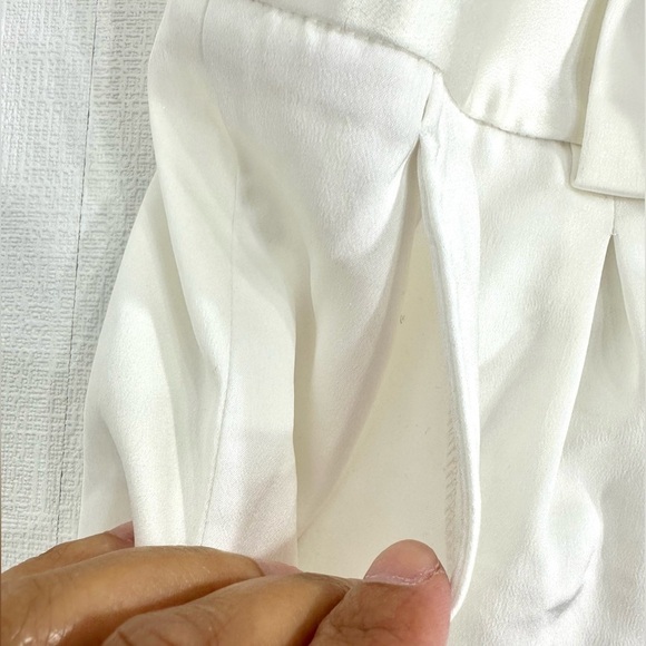 Alice+Olivia white 3” high rise shorts size 12 - Picture 6 of 9